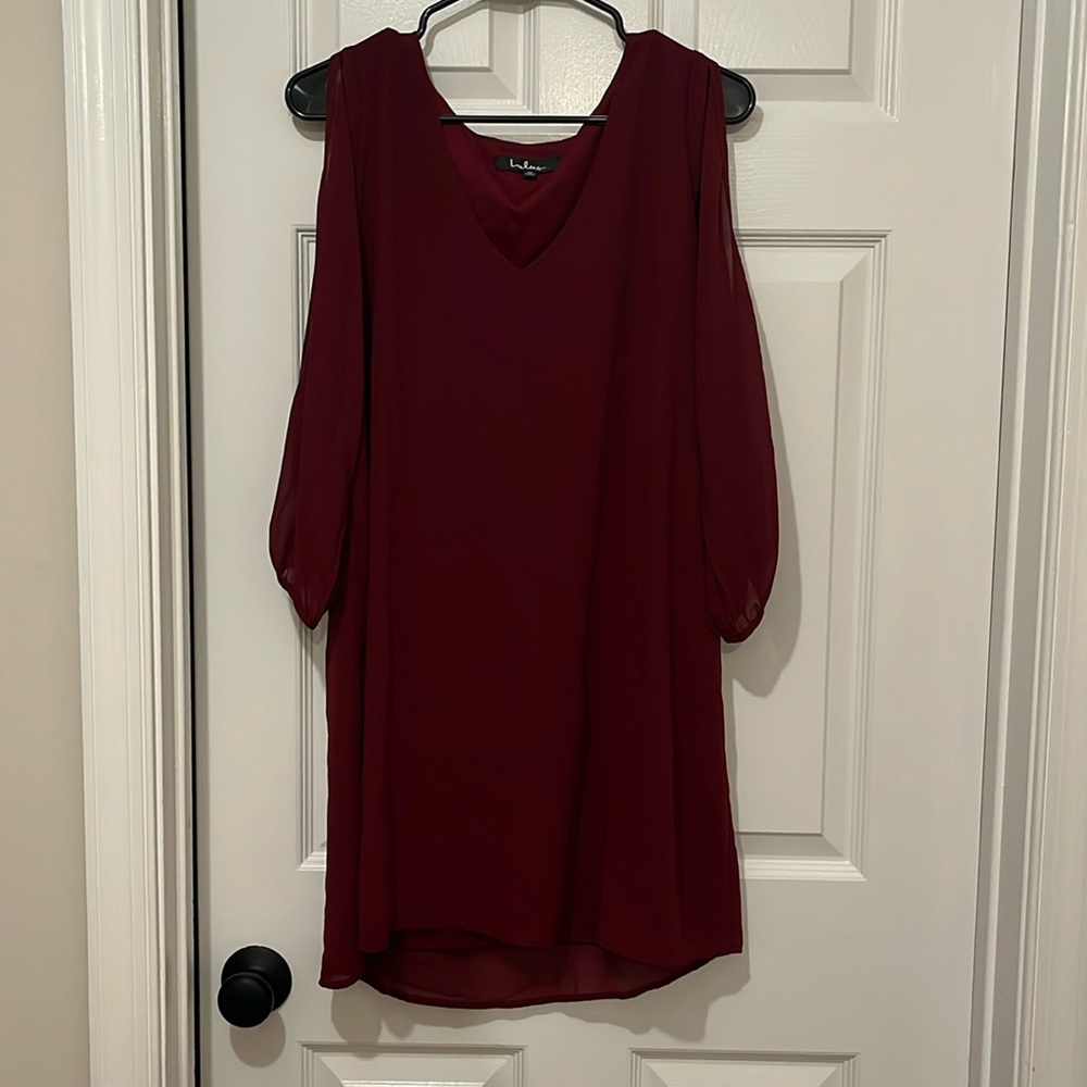 Lulus maroon quarter sleeve dress. Size medium.